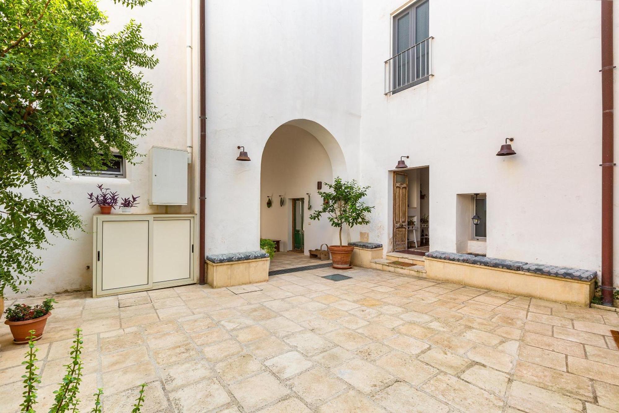 Palazzo San Giovanni Morciano di Leuca Exterior photo